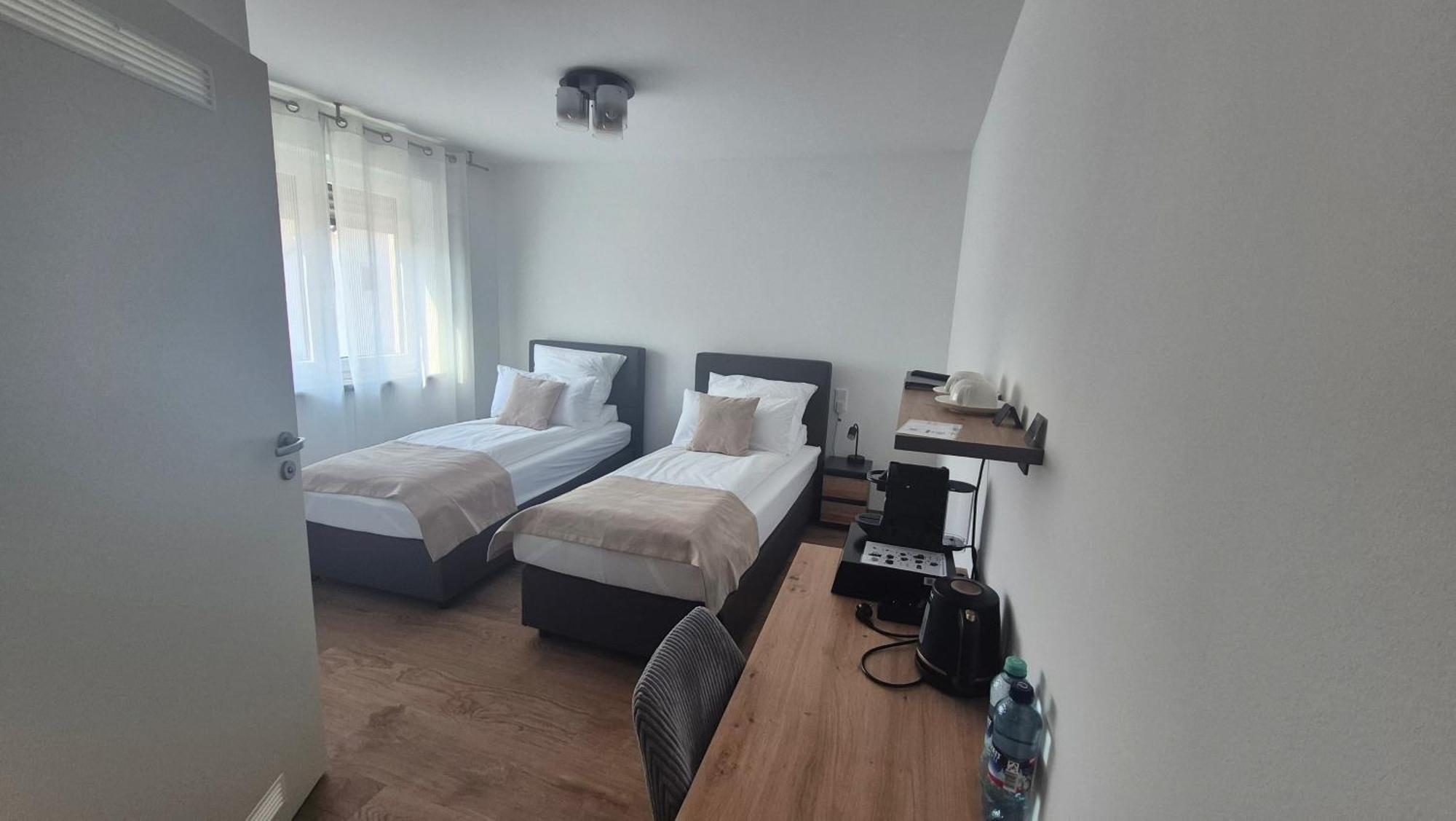 Apartments Seibel Doppel-Zweibettzimmer Mit Bad ريوتلنجن المظهر الخارجي الصورة
